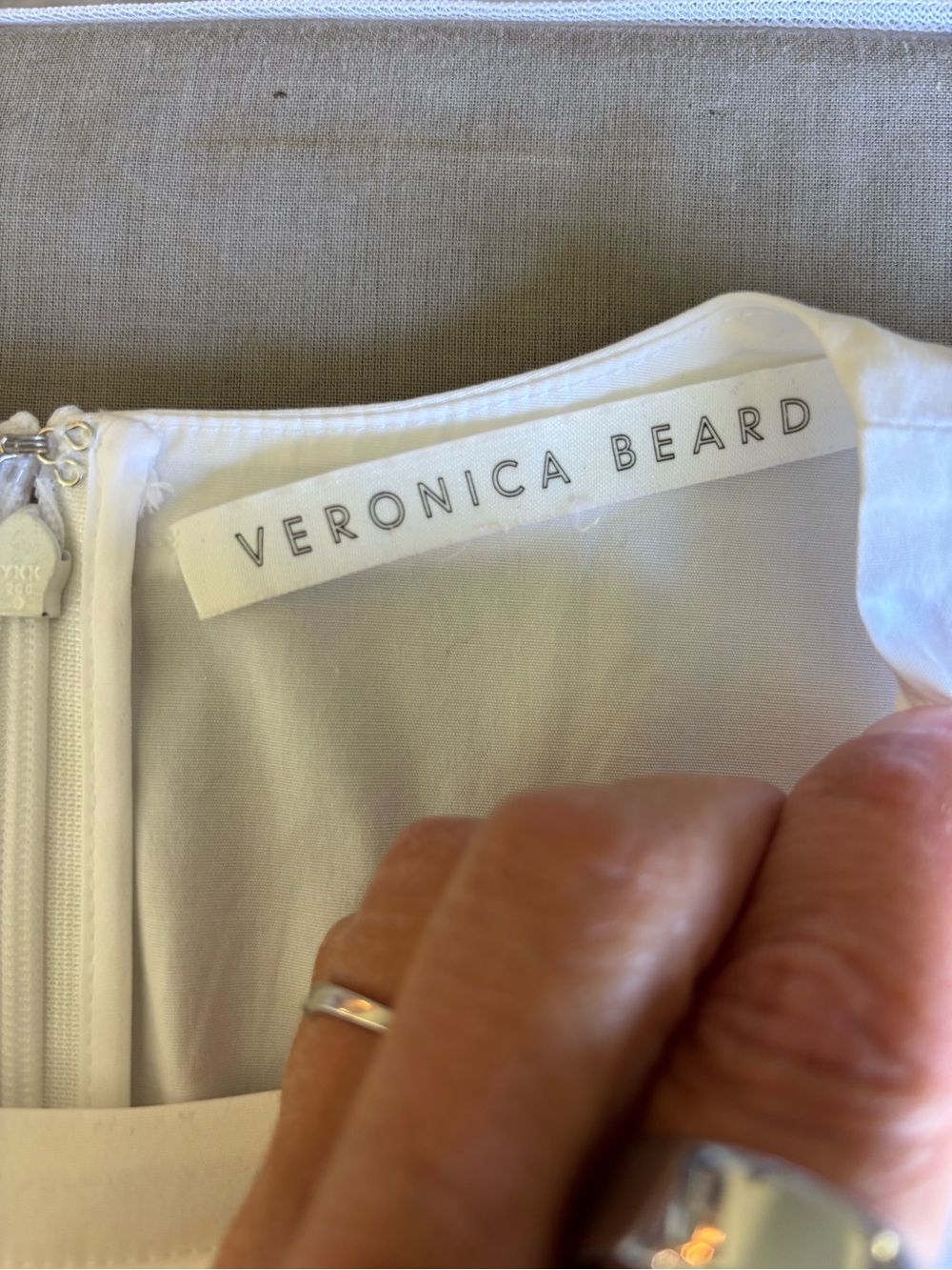 Veronica Beard White Peplum Top Short Sleeve Back Zip Minimalist Est Size 2 - Picture 4 of 8